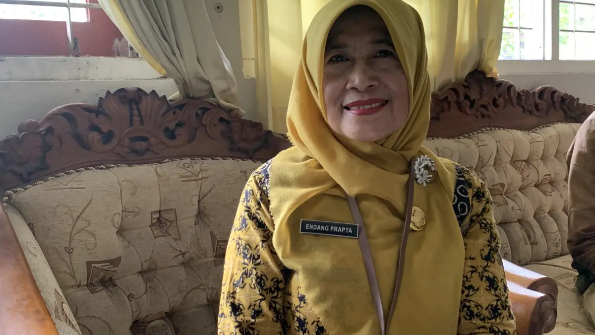 Kepala Dinas Perindustrian dan Tenaga Kerja (Dinperinaker) Temanggung, Sri Endang Praptaningsih. (Devi Khofifatur Rizqi/Jawa Pos Radar Magelang)