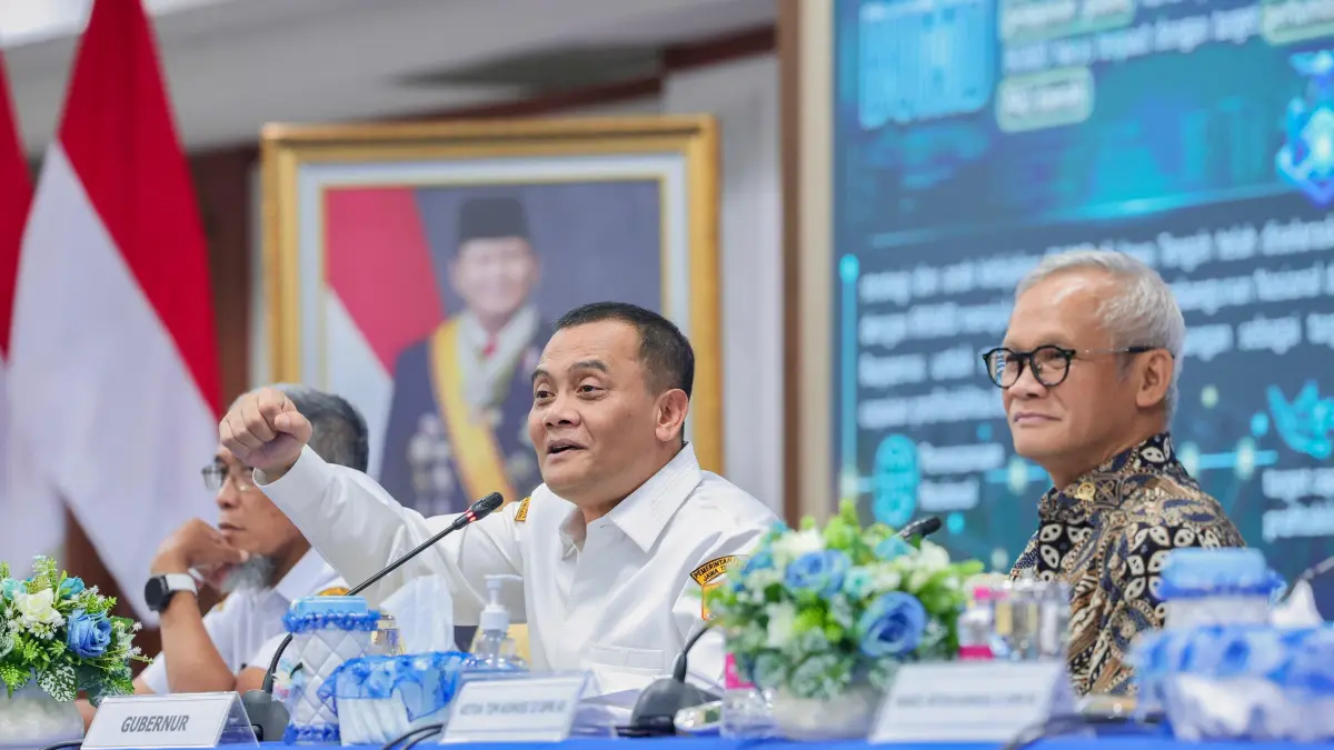 Gubernur Ahmad Luthfi saat menerima kunjungan kerja spesifik Komisi II DPR RI di Gedung Gradhika Bhakti Praja, Semarang, Rabu (1/4/2026). (Istimewa)
