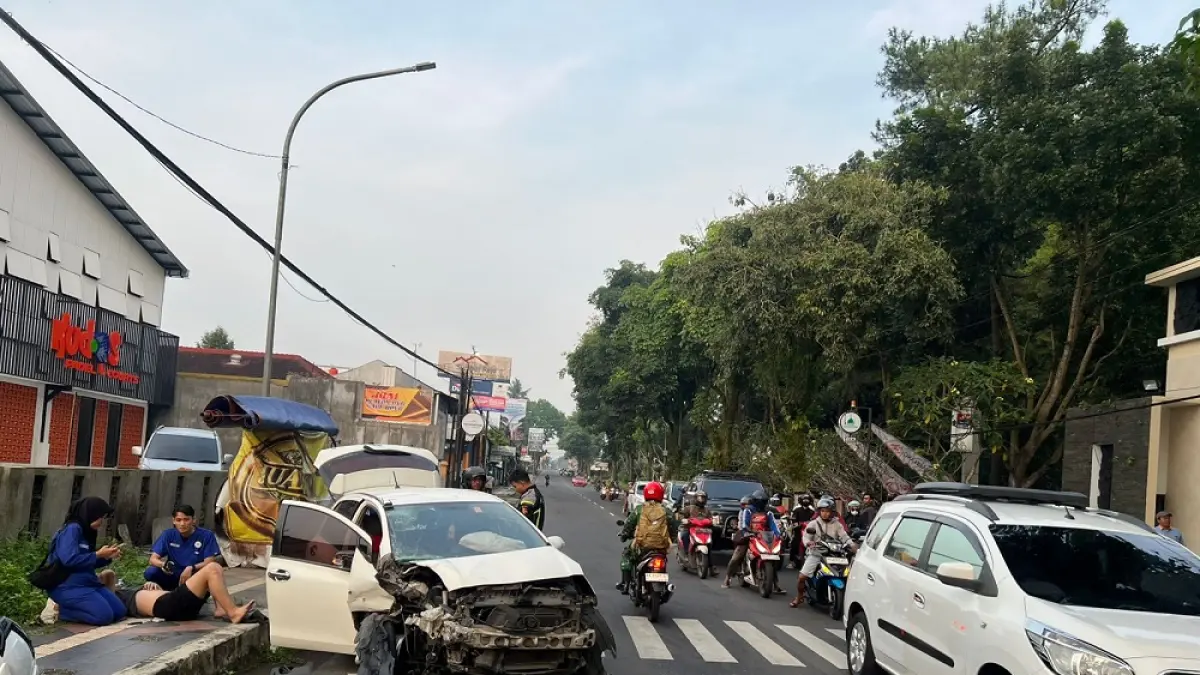Kecelakaan adu banteng di Jalan Sarwo Edhie Wibowo di Desa Banyurojo, Kecamatan Mertoyudan, Senin (6/4/2026) pagi. (ISTIMEWA)&nbsp;