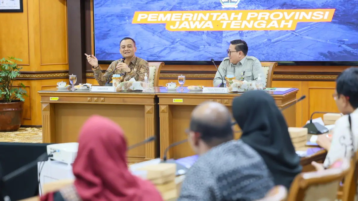 Ahmad Luthfi saat menerima audiensi Direktorat Jenderal Peternakan dan Kesehatan Hewan (PKH) Kementerian Pertanian bersama jajaran GDB di Kantor Gubernur Jawa Tengah, Semarang, Kamis (16/4/2026).