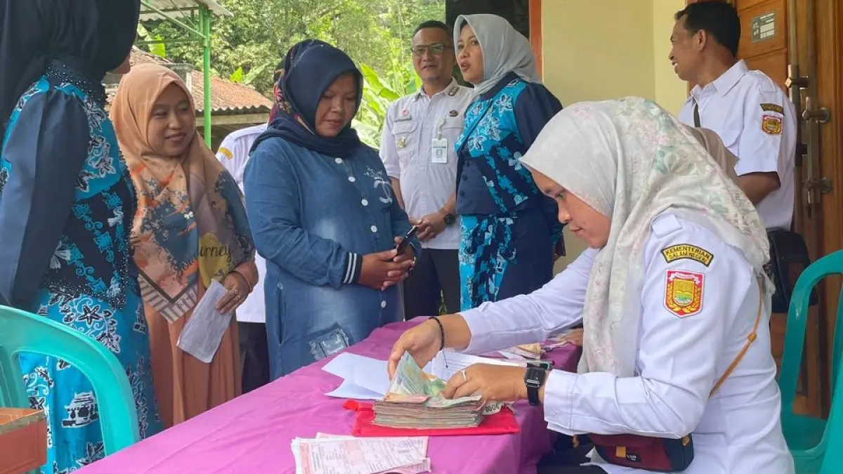 

TP PKK Kecamatan Kepil bersama Pemerintah Kecamatan Kepil menggelar program Satset Pajak (Satu Hari Selesai Lunas Tertib Pajak), pembayaran Pajak Bumi dan Bangunan Perdesaan dan Perkotaan (PBB-P2) didorong tuntas hanya dalam sehari. (Istimewa).

&nbsp;