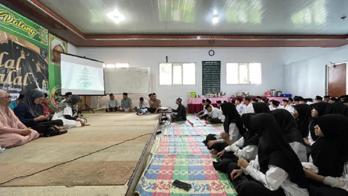 Halal bihalal dan syukuran untuk prestasi yang telah ditorehkan oleh tujuh siswa &nbsp;MTs Ma’arif NU 01 Salatiga lolos Seleksi Nasional Peserta Didik Baru MAN PK Surakarta dengan sistem Computer Based Test.