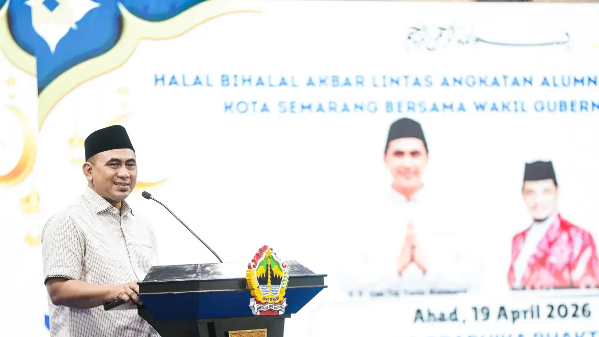 Wakil Gubernur Jateng Taj Yasin Maemoen dalam halalbihalal lintas angkatan alumni Kelompok Bimbingan Manasik Haji dan Umrah (KBIHU) Muhammadiyah di Gedung Grhadika Bakti Praja, Kota Semarang, Minggu (19/4/2026). (Istimewa)