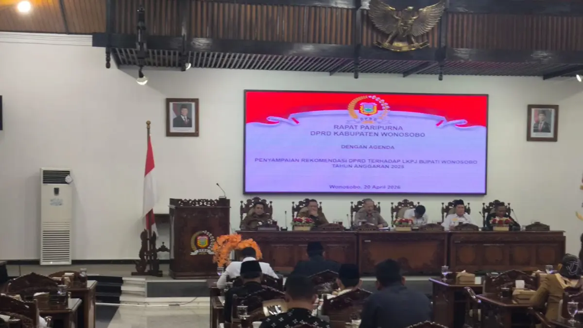 Rapat paripurna DPRD Kabupaten Wonosobo dengan agenda Penyampaian Rekomendasi DPRD terhadap LKPJ Bupati 2025, Senin (20/4/2026). (Sigit Rahmanto/Jawa Pos Radar Magelang).
