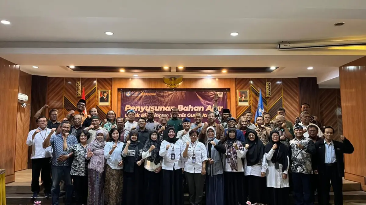 Rapat penyusunan bahan ajar untuk bimbingan teknis guru utama digelar di Aula Cipto Mangunkusumo Balai Bahasa Provinsi Jawa Tengah pada Senin–Rabu (20–22/4/2026). (Istimewa)