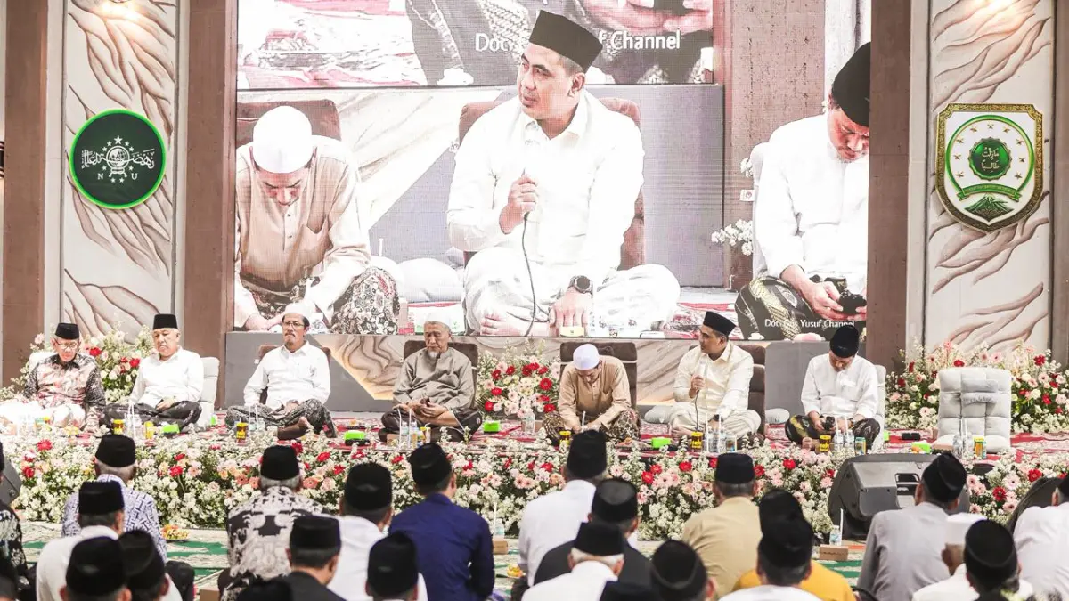 Wakil Gubernur Jawa Tengah Taj Yasin memberikan mauidhoh hasanah dalam acara halalhihalal Alumni Lintas Pesantren se-Kabupaten Magelang di Pondok Pesantren API ASRI Syubhanol Wathon Giri, Secang, Minggu (26/4/2026). (Istimewa).  