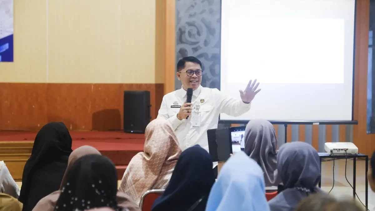 Wali Kota Magelang Damar Prasetyono memberikan motivasi kepada pelaku UMKM di Gedung Wanita.