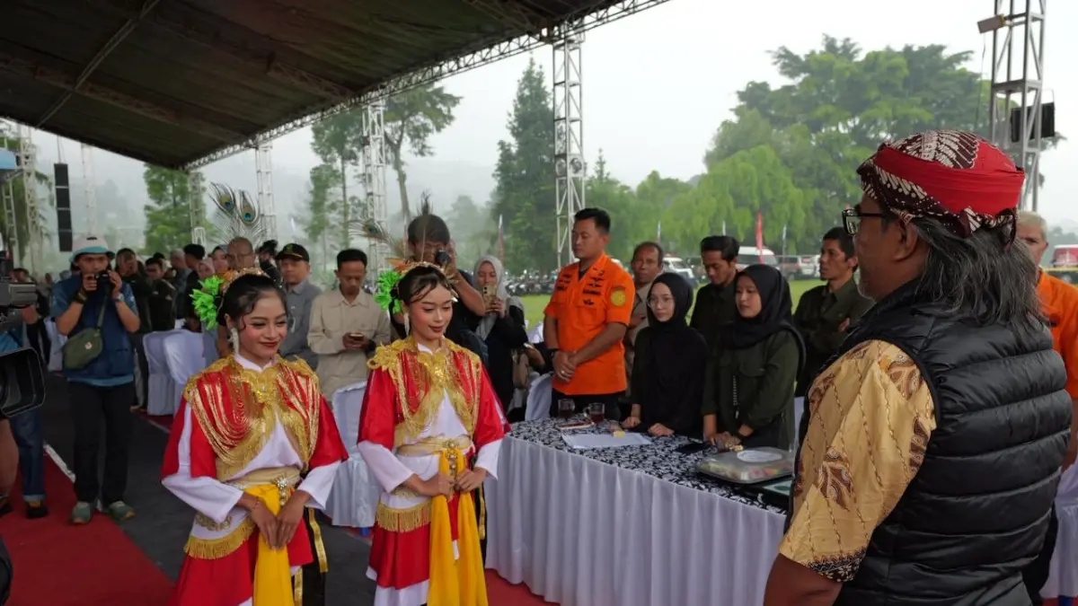 Momentum peringatan 30 tahun Grasindo di Lapangan Desa Kledung, Kabupaten Temanggung, Kamis (30/4/2026). (Prokompim Temanggung for Jawa Pos Radar Magelang).&nbsp;