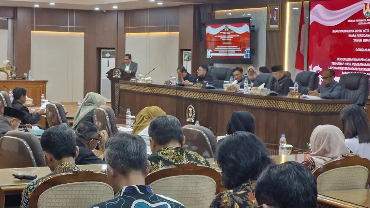 Rapat persetujuan dan pengambilan keputusan terhadap laporan hasil pembahasan Pansus 2 atas LKPJ Wali Kota Magelang. (PUPUT PUSPITASARI/JAWA POS RADAR MAGELANG)