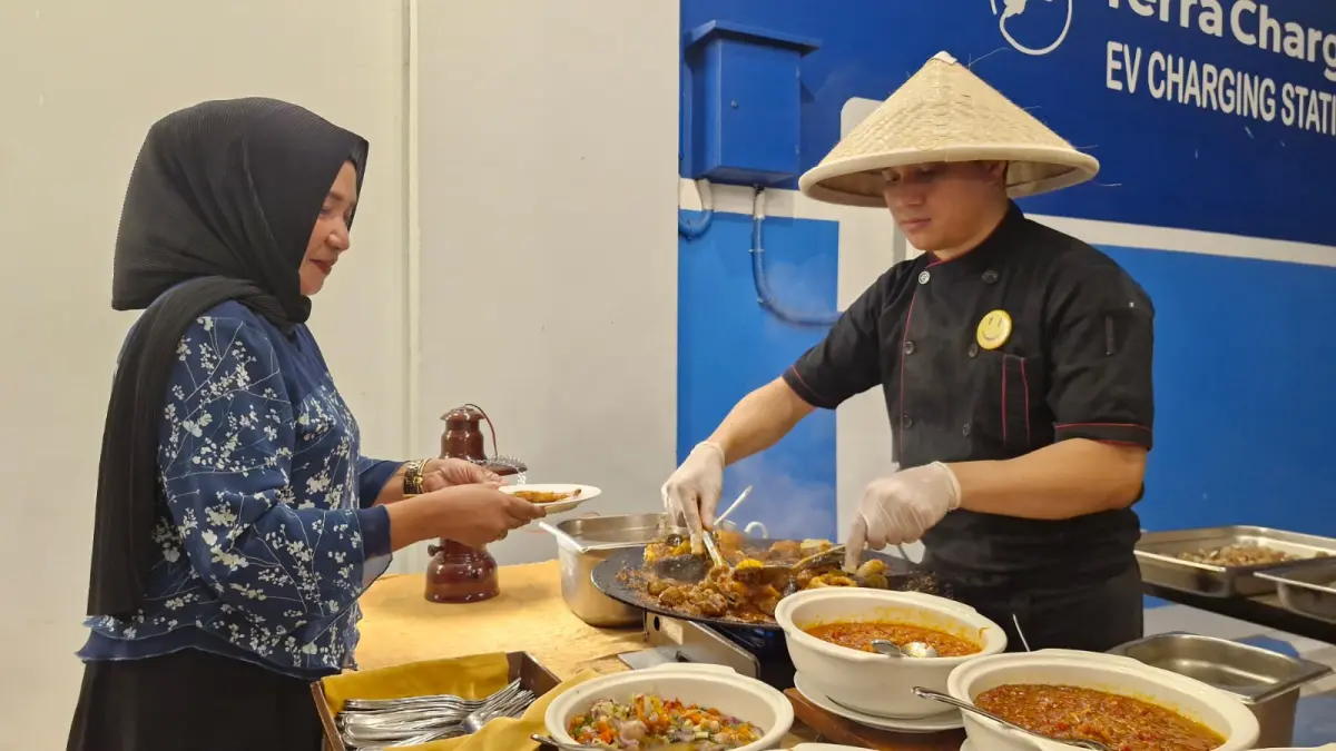 Atria Hotel Magelang menghadirkan inovasi kuliner terbaru, Barbecue Kampoeng Nelayan. Cita rasa masakan tradisional Nusantara dengan sajian seafood pilihan dalam atmosfer khas kampung nelayan. (Puput Puspitasari/Jawa Pos Radar Magelang).