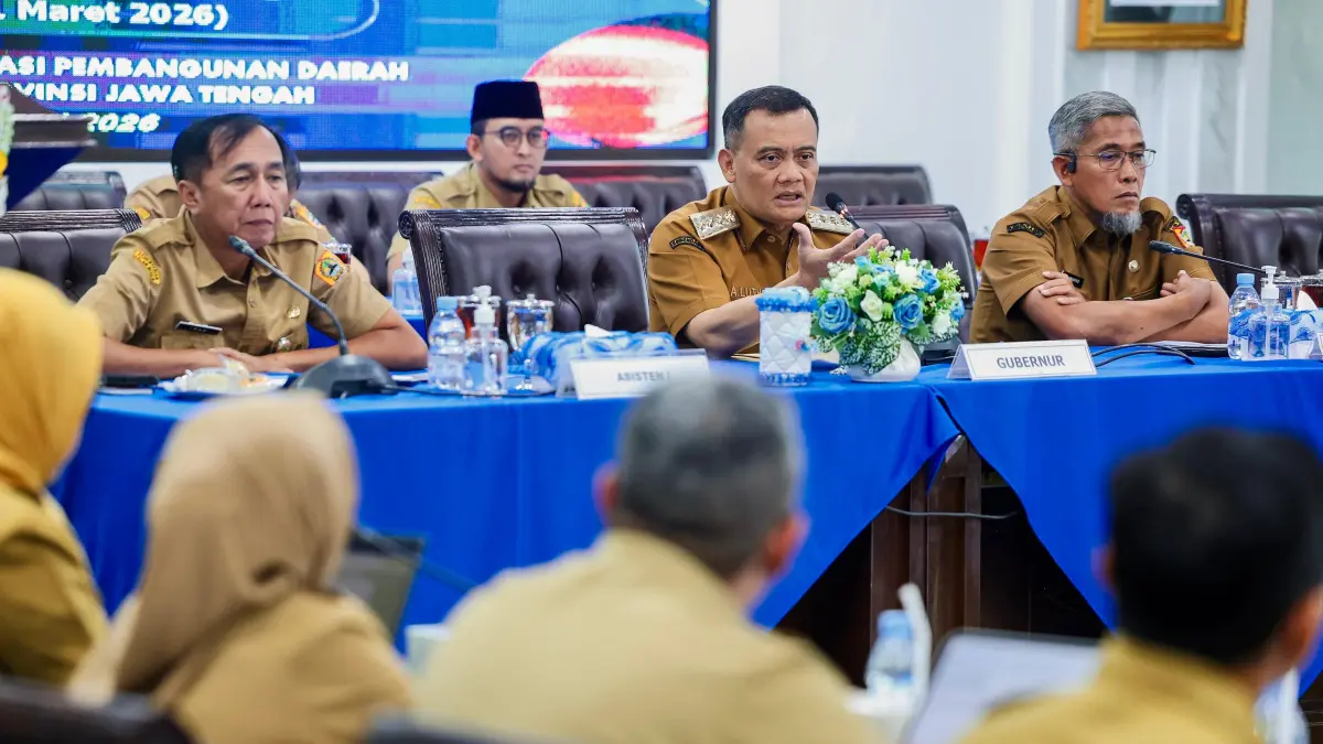 Gubernur Ahmad Luthfi memimpin rapat koordinasi Pengendalian Operasional Kegiatan (POK) APBD Provinsi Jawa Tengah Tahun Anggaran 2026 di Kantor Gubernur Jawa Tengah, Senin (4/5/2026). (Istimewa)