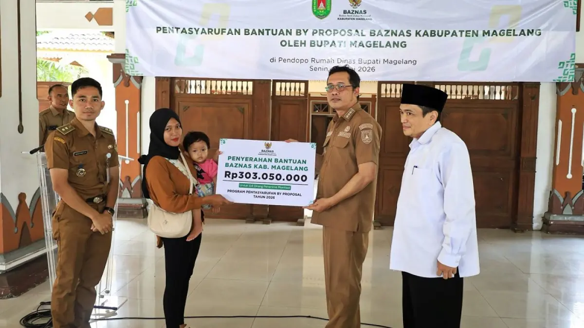 Bupati Magelang Grengseng Pamuji dan Ketua Baznas Kabupaten Magelang M Kholid As