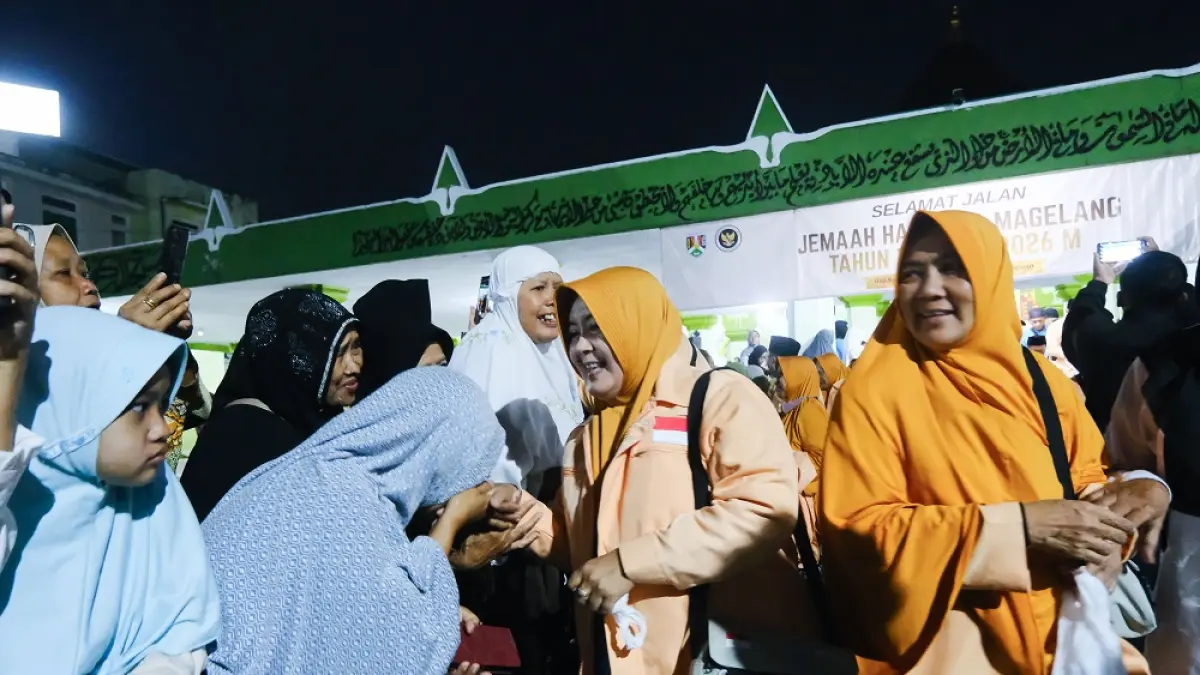 Sebanyak 172 calon jemaah haji (CJH) Kota Magelang diberangkatkan menuju Asrama Haji di Hotel Ibis-Novotel Embarkasi YIA Kulonprogo, Selasa (5/5/2026) dini hari