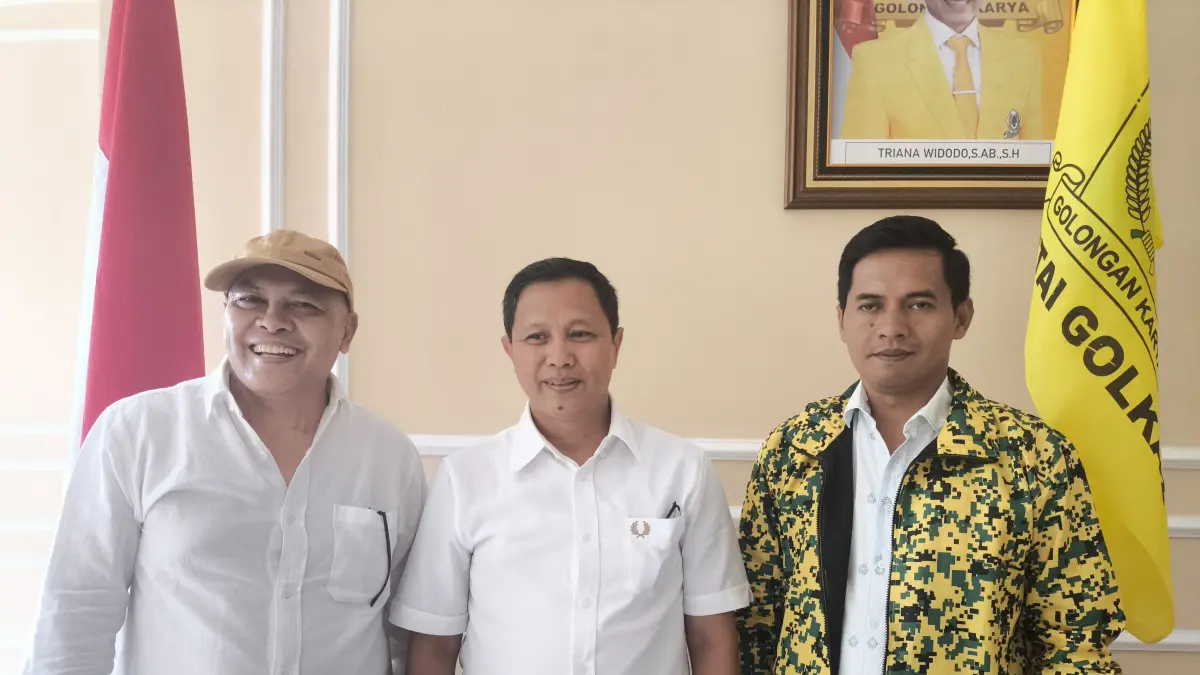 Pengurus Partai Golkar Wonosobo saat konfrensi pers di gedung DPD Golkar kemarin (5/5/2026). (Sigit Rahmanto/Jawa Pos Radar Magelang).