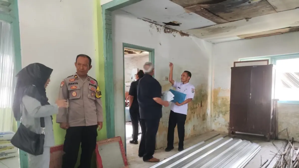 Peninjauan bangunan eks rumah dinas Camat Wonoboyo yang dihibahkan ke Polres Temanggung untuk jadi kantor Polsubsektor Wonoboyo. (Istimewa)
