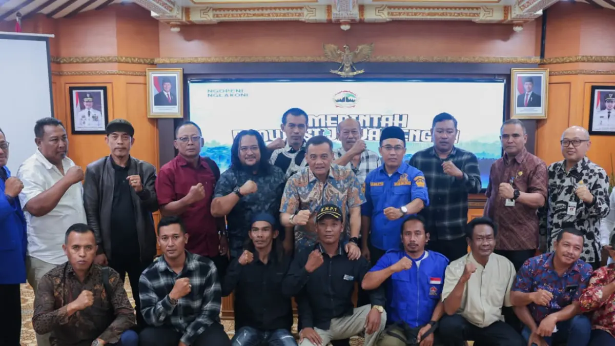 Himpunan Nelayan Seluruh Indonesia (HNSI) Jawa Tengah bersama pelaku usaha perikanan dan perwakilan nelayan bertemu dengan Gubernur Ahmad Luthfi di Semarang pada Jumat (8/5/2026). (Istimewa)