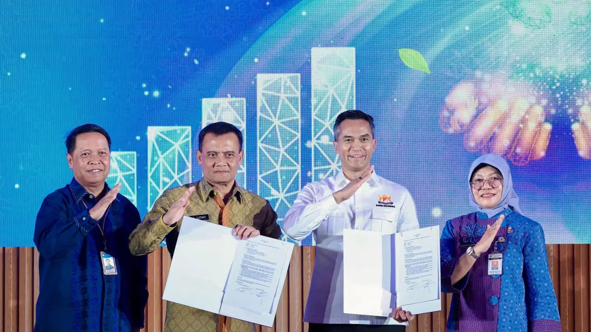 Gubernur Jateng Ahmad Luthfi bersama Ketua Umum Kadin Indonesia Anindya Bakrie, Kepala Kantor Perwakilan Bank Indonesia Jateng Noor Nugroho dan Kepala DPMPTSP Jateng Sakina Rosellasari di ajang Central Java Investment Business Forum 2026 di Hotel PO Semarang, Senin (11/5/2026). (Istimewa)