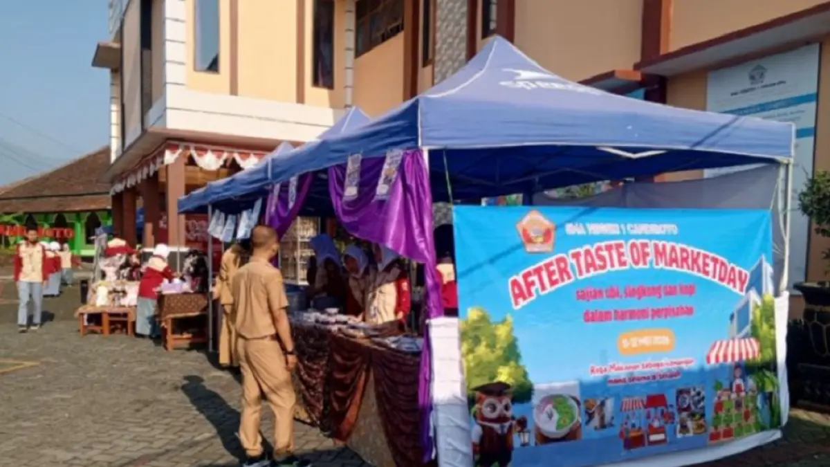Dalam rangka menumbuhkan jiwa kewirausahaan sekaligus memperkuat program ketahanan pangan sekolah, SMA Negeri 1 Candiroto menyelenggarakan kegiatan Market Day siswa pada 11–12 Mei 2026.