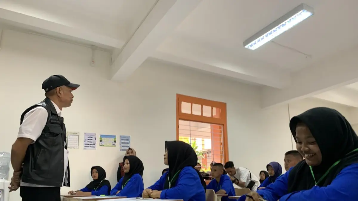 Pembelajaran siswa sekolah rakyat di Sentra Terpadu Kartini Temanggung. (Dok Jawa Pos Radar Magelang).

