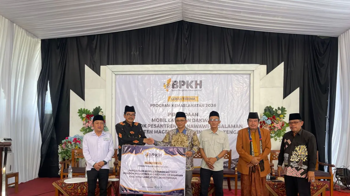 Anggota Komisi VIII DPR RI Fraksi PDI Perjuangan Wibowo Prasetyo menyerahkan bantuan Mobil Layanan Dakwah dari Badan Pengelola Keuangan Haji (BPKH) melalui mitra kemaslahatan NU Care-LAZISNU kepada Pondok Pesantren An Nawawi 2, Desa Purwosari, Kecamatan Salaman, Kabupaten Magelang, Jumat (15/5/2026).