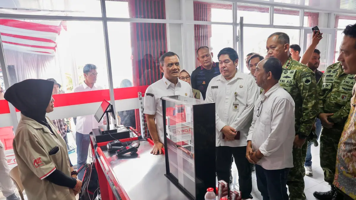 Gubernur Luthfi mengikuti acara peresmian KDKMP yang dilakukan oleh Presiden Prabowo Subianto secara daring dari KDKMP Kragilan, Kecamatan Mojosongo, Kabupaten Boyolali, Sabtu (16/5/2026).