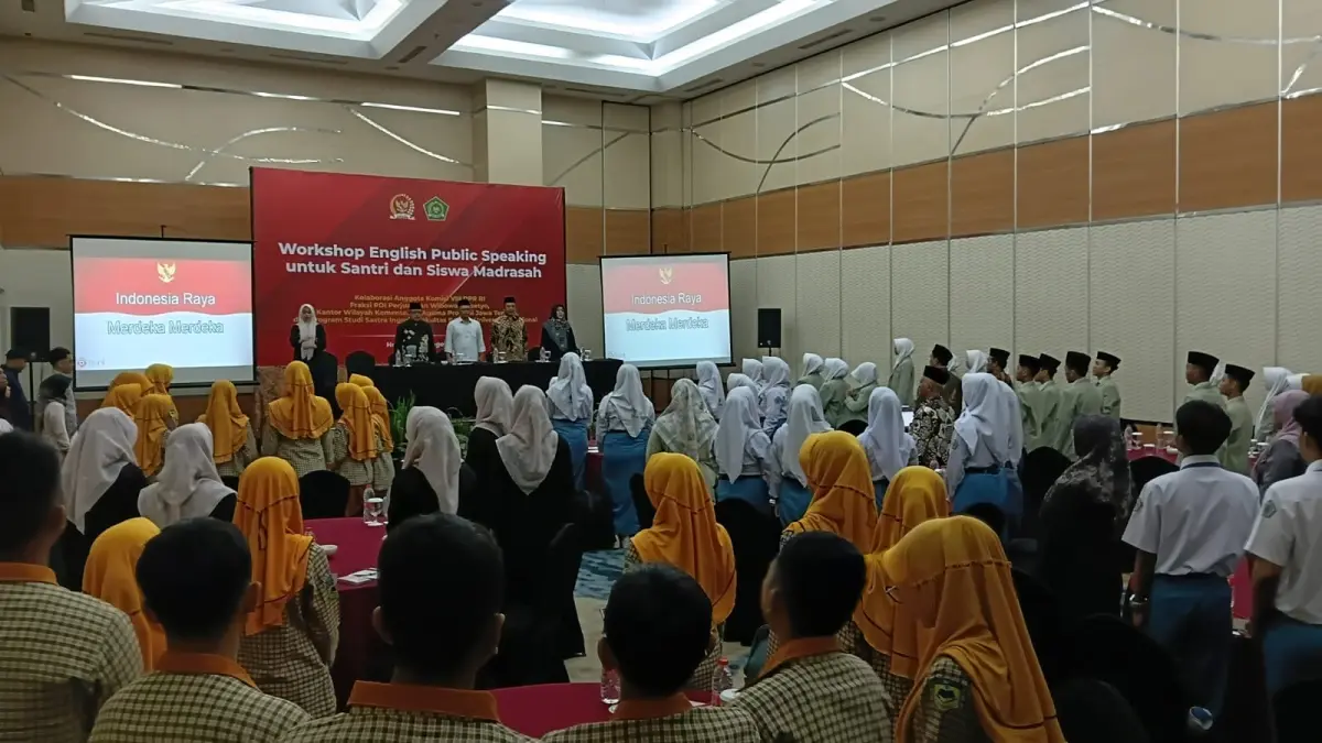 Peserta antusias mengikuti kegiatan&nbsp;Workshop English Public Speaking untuk Santri dan Siswa Madrasah yang digelar di Magelang, Jumat (15/5/2026).