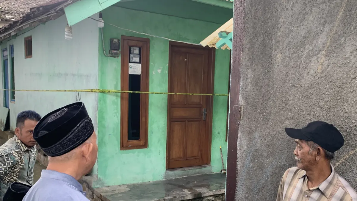 Rumah DRS yang tewas dibacok  oleh suaminya di Dusun Krajan, Desa Ngaren, Ngadirejo, Temanggung, Minggu (17/5/2026). (Devi Khofifatur Rizqi/Jawa Pos Radar Magelang).