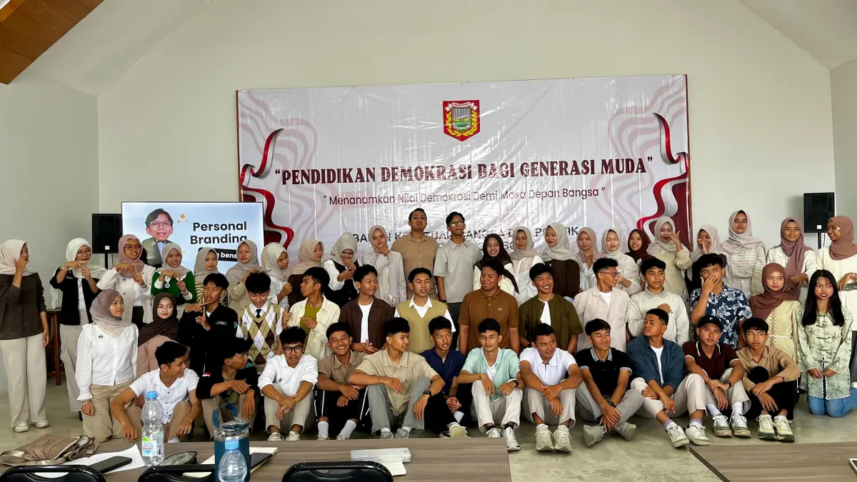 Kesbangpol Wonosobo mengadakan pendidikan politik untuk kalangan pelajar yang akan menjadi pemilih pada Pemilu 2029. (Sigit Rahmanto/Jawa Pos Radar Magelang).