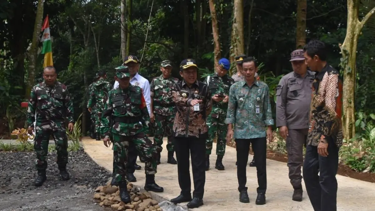 Bupati Wonosobo Afif Nurhidayat, Dandim Letkol Inf Yoyok Suyitno jajaran forkopimda, perangkat daerah, TNI-Polri, di Desa Grugu, Kaliwiro, Kamis (21/5/2026). (Istimewa)