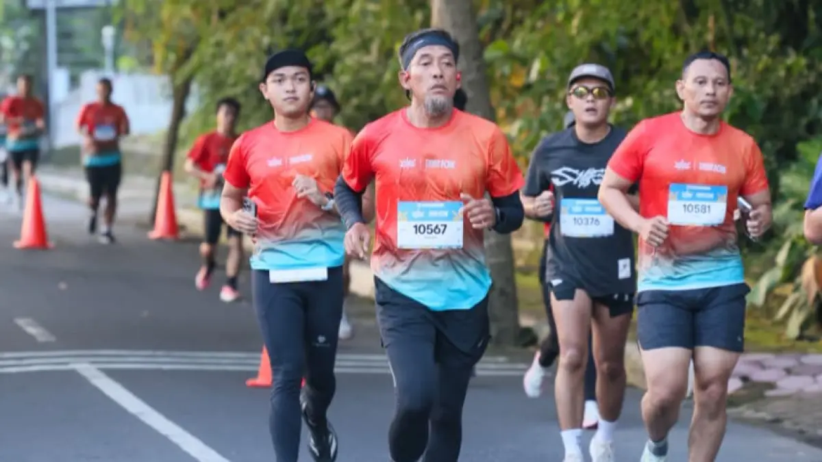 Sekda Jateng Sumarno berpartisipasi dalam Tidar Borobudur 10K yang digelar pada Minggu (24/5/2026) di Kota Magelang. Hadir pula Wamendagri Bima Aria. (Istimewa)