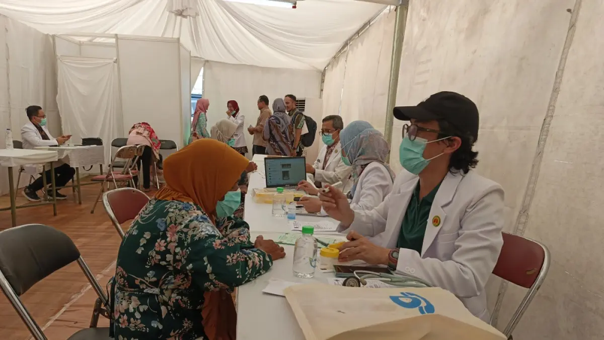 Skrining penyakit paru-paru di Kegiatan Bakti Sosial Kesehatan Gratis yang digelar Perhimpunan Dokter Paru Indonesia (PDPI), Sabtu-Minggu (23-24/5/2026). (ROFIK SYARIF/ JAWA POS RADAR MAGELANG)