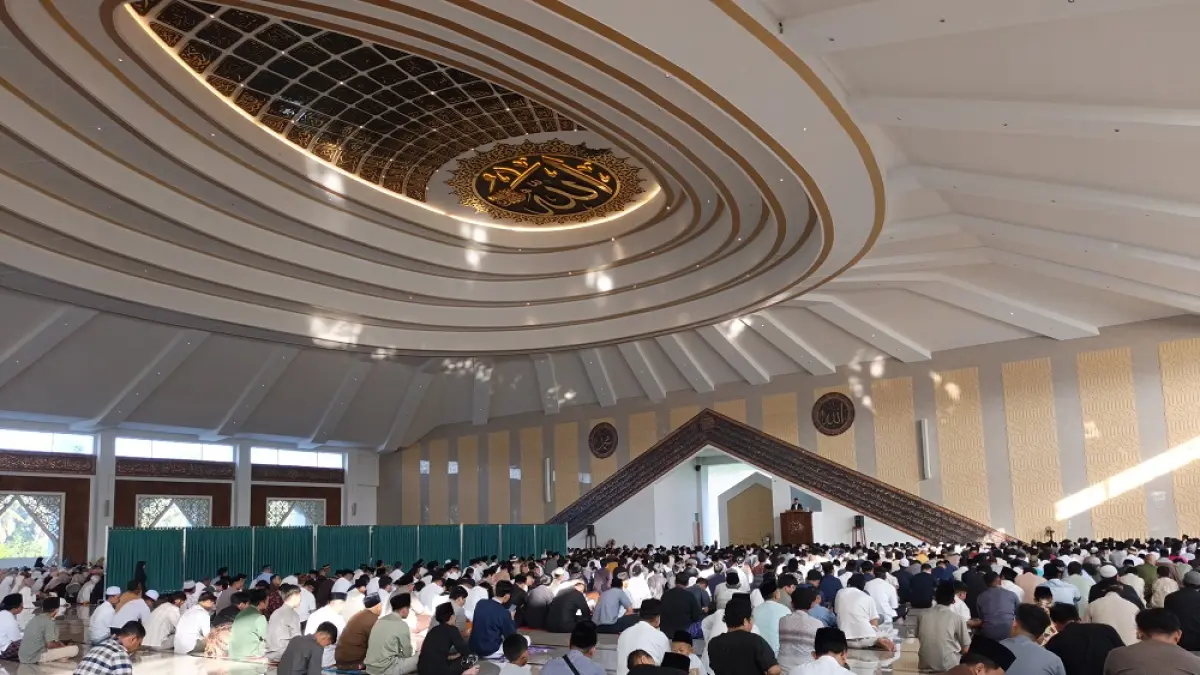 Suasana salat Idul Adha di MAJT An-Nuur Kabupaten Magelang,  Rabu (27/5/2026). (ROFIK SYARIF/ JAWAPOS RADAR MAGELANG)