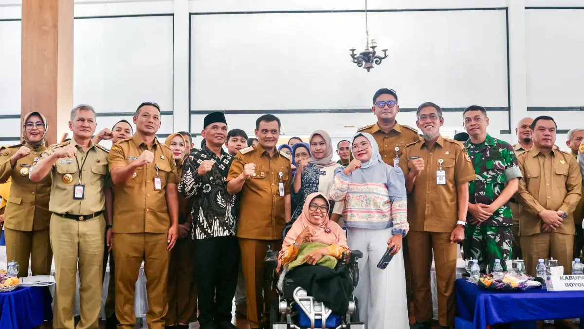 Gubernur Ahmad Luthfi bersama kepala daerah dan forkompimda dlam Rembug Pembangunan Jateng 2026 Wilayah Subosukowonosraten di Pendopo Kabupaten Boyolali, Selasa (2/6/2026).