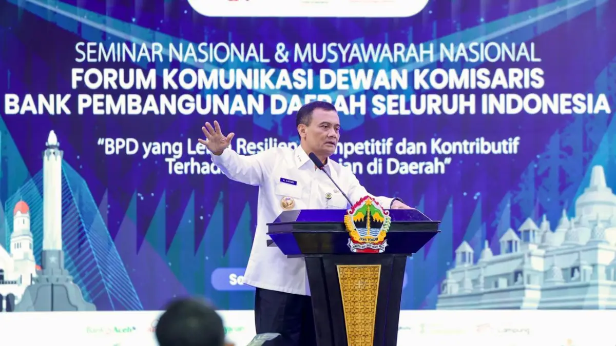 Gubernur Ahmad Luthfi dalam seminar nasional dan Musyawarah Nasional Forum Komunikasi Dewan Komisaris Bank Pembangunan Daerah Seluruh Indonesia (FKDK BPDSI) di Gedung Gradhika Bhakti Praja, Semarang, Rabu (3/6/2026).