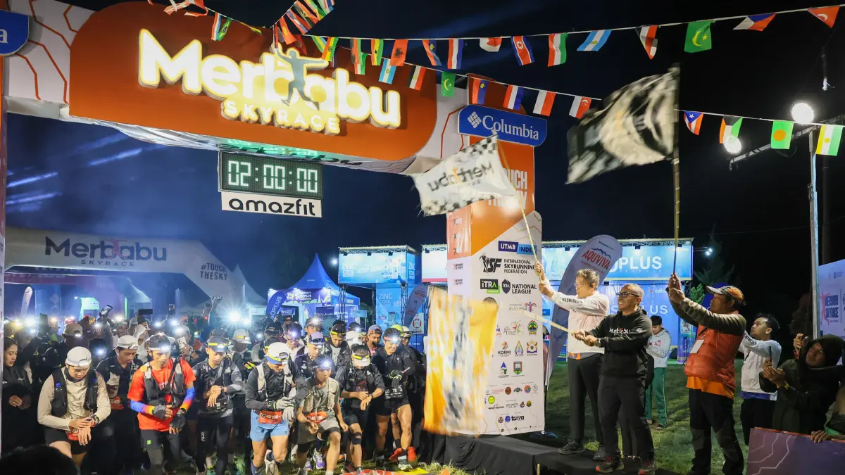 Sekda Provinsi Jawa Tengah Sumarno melepas lomba lari lintas alam Merbabu Skyrace 2026 pada Sabtu-Minggu 6-7 Juni 2026 di Desa Batursari, Getasan, Kabupaten Semarang. (Istimewa)