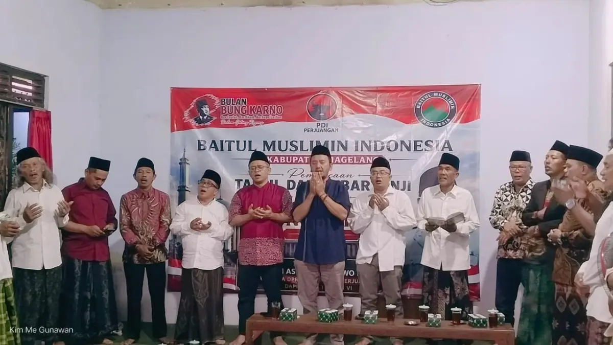 Pembacaan tahlil dan Albarzanji menjadi bagian dari peringatan kelahiran ke-125 tahun Bung Karno yang digelar di Pondok Pesantren Putri Al Hidayah 1, Saragan, Rambeanak, Kecamatan Mungkid, Kabupaten Magelang, Sabtu (6/6/2026).&nbsp;