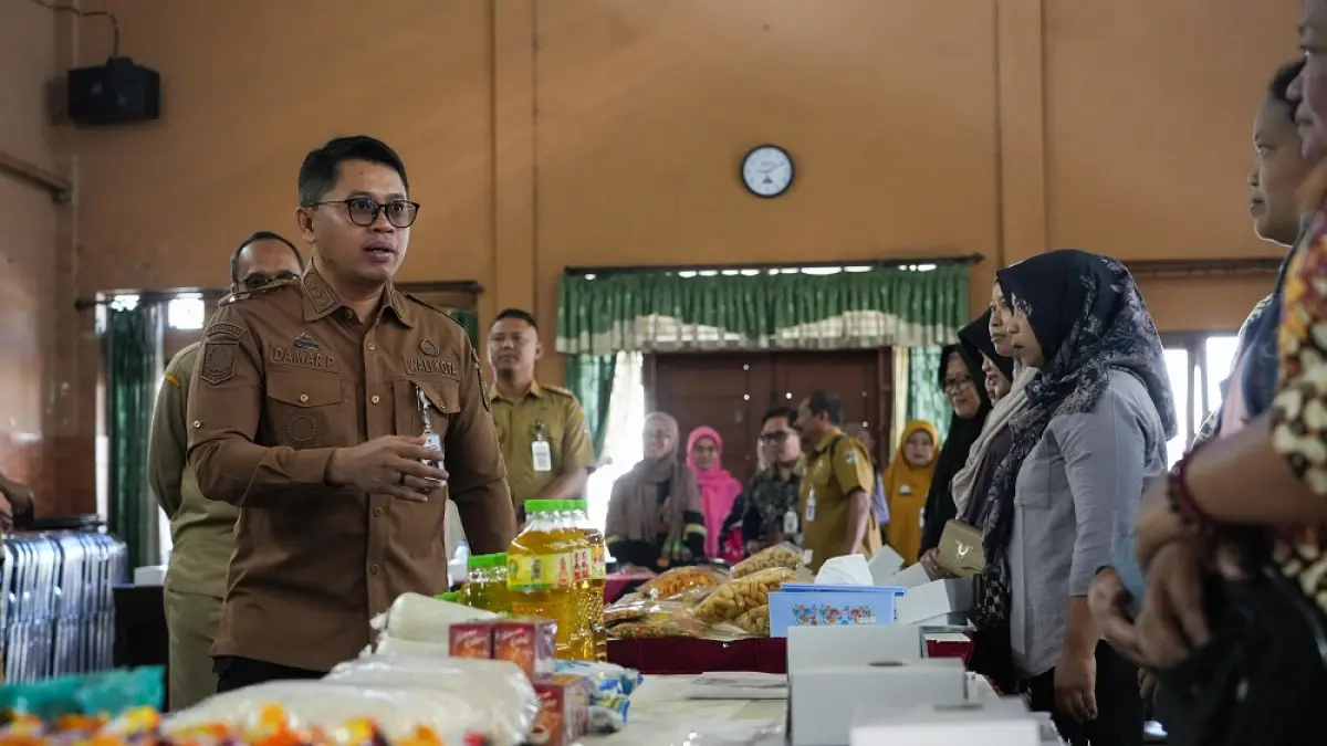 Wali Kota Magelang Damar Prastyono meninjau KUBE di Kelurahan Rejowinangun Utara, Selasa (9/6/2026).&nbsp;