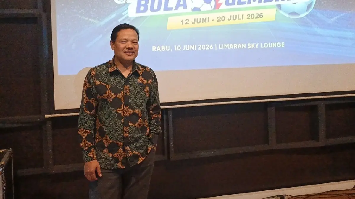 GM Grand Artos Hotel & Convention Magelang, Sugeng Sugiantoro memaparkan program nonton bareng Piala Dunia 2026. (Rofik Syarif GP/Jawa Pos Radar Magelang)