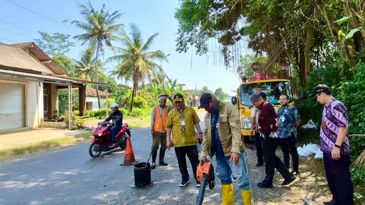Ruas Jalan Jepara–Keling hingga batas Kabupaten Pati akan dibetonisasi oleh Pemprov Jateng sebagai upaya memperkuat jalur perekonomian di Kabupaten Jepara. (Istimewa)