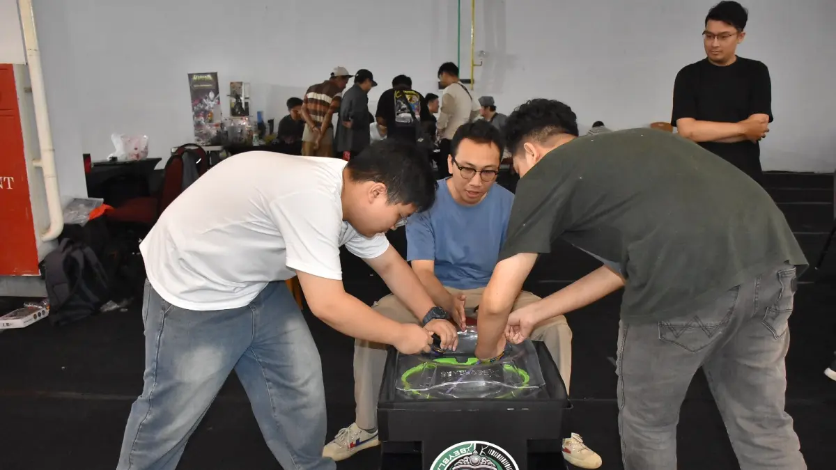 Keseruan turnamen Baylade X di Artos Mall dan pengujung berkesempatan mencobanya, Selasa (16/6/2026)