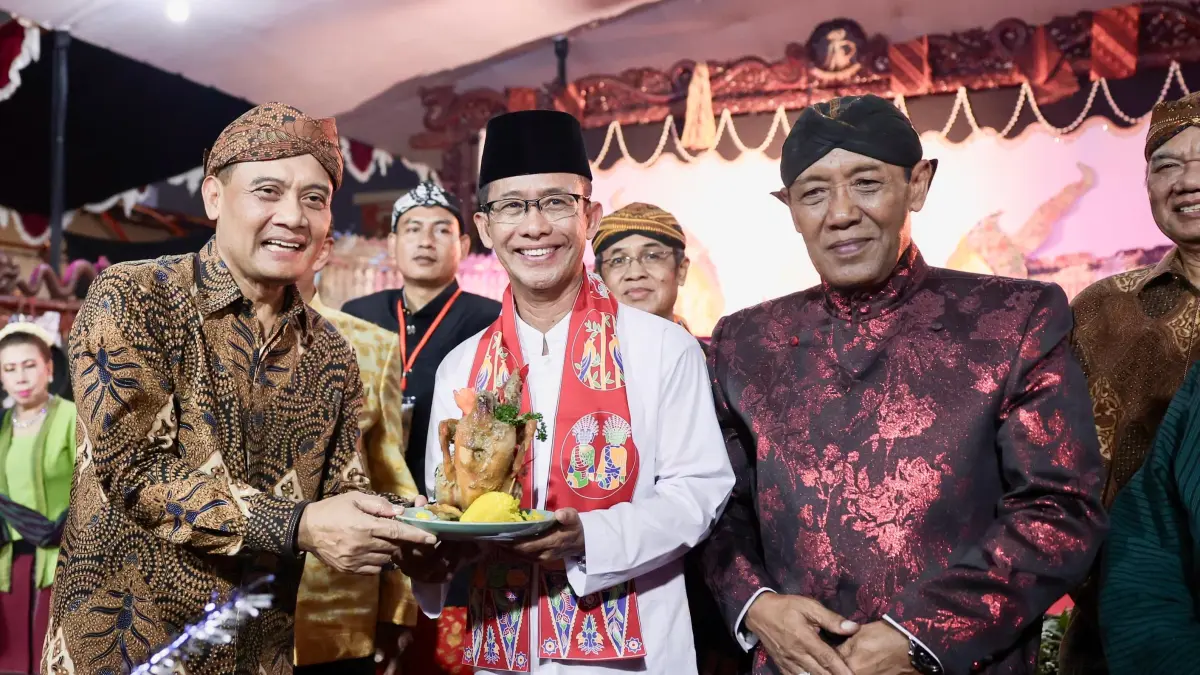 Gubernur Jateng Ahmad Luthfi mrnghadari Gebyar Harmoni yang diadakan Paguyuban Jawa Tengah di Jabodetabek di kawasan Blok M Hub, Jakarta Selatan, Jumat (19/6/2026). (Istimewa)