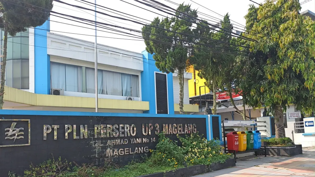 Kantor PLN UP3 Magelang (ROFIK SYARIF GP/JAWA POS RADAR MAGELANG)