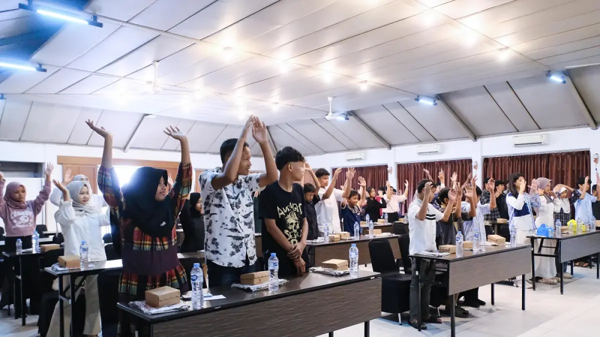 Anak-anak PMKS mengikuti pembekalan untuk meningkatkan kemampuan kapasitas diri, Kamis (25/6/2026).