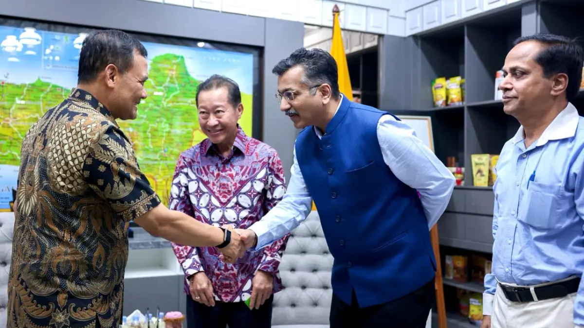 Gubernur Jawa Tengah Ahmad Luthfi menerima Chairman JK Enterprises, Anant Singhania, di Kantor Gubernur, Semarang, Kamis (25/6/2026). (Istimewa)