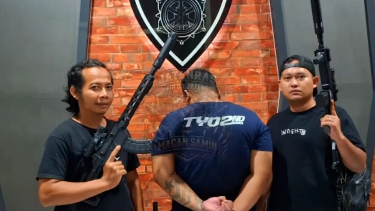 Tim Jatanras Ditreskrimum Polda Jawa Tengah (Jateng) berhasil meringkus seorang polisi gadungan berinisial AB di wilayah Kabupaten Pati pada Senin (22/6/2026).
