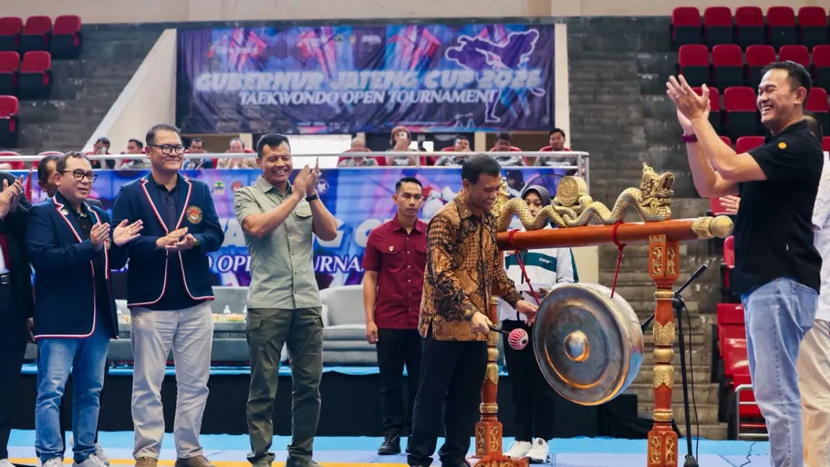 Gubetnur Ahmad Luthfi membuka Gubernur Jateng Cup Taekwondo Open Tournament 2026 di GOR Jaridiri Sabtu (27/6/2026). Ajang ini diikuti atlet dari 6 provinsi. 