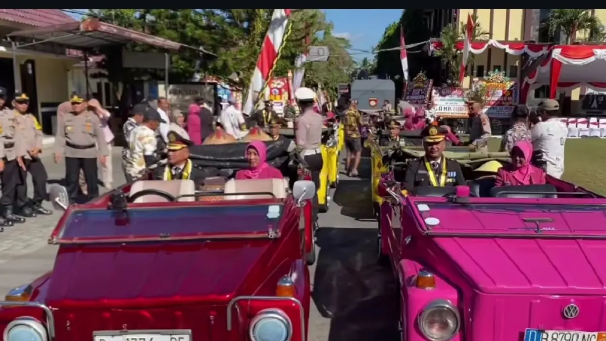 Sebanyak 22 personel Polresta Magelang memasuki purna bakti diajak keliling dengan mobil VW.