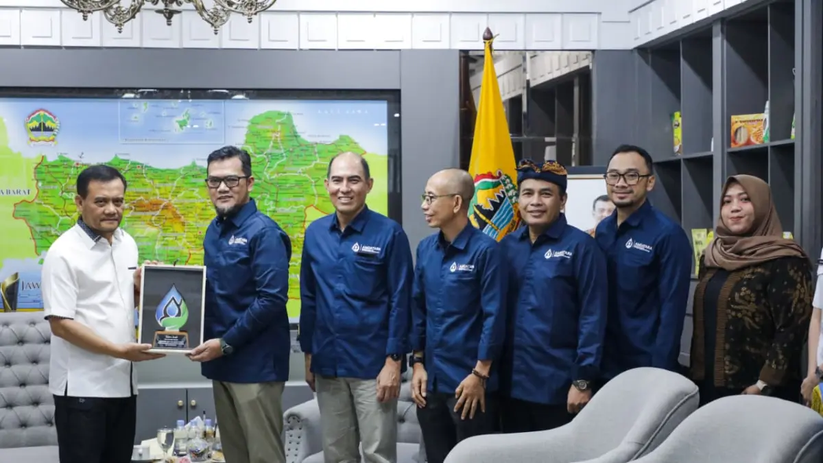 Gubernur Ahmad Luthfi menerima audiensi Asosiasi Pengusaha Air Minum Dalam Kemasan Nusantara (Amdatara) Jawa Tengah-DIY di Kantor Gubernur Jateng pada Rabu (1/6/2026). (Istimewa)