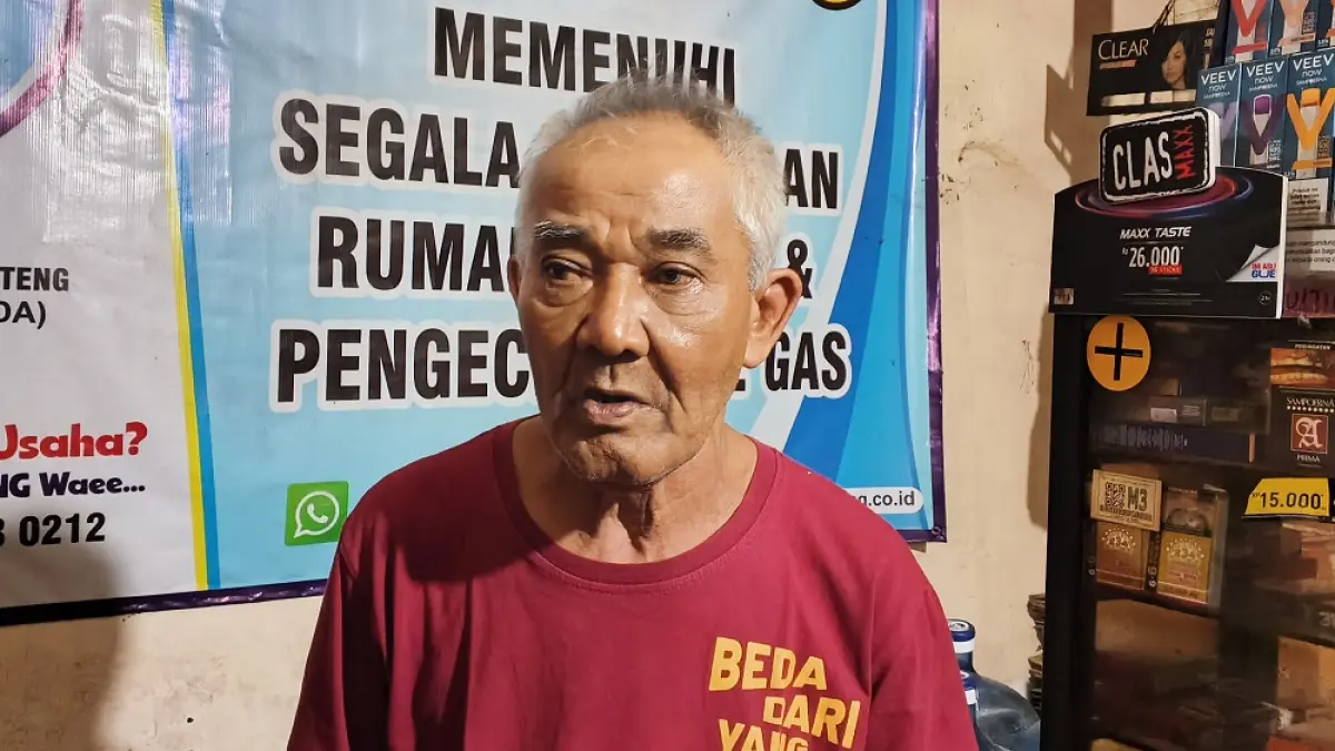 

Sudarto, pemilik toko kelontong yang menjadi korban pencurian. (ROFIK SYARIF/ JAWA POS RADAR MAGELANG)

&nbsp;