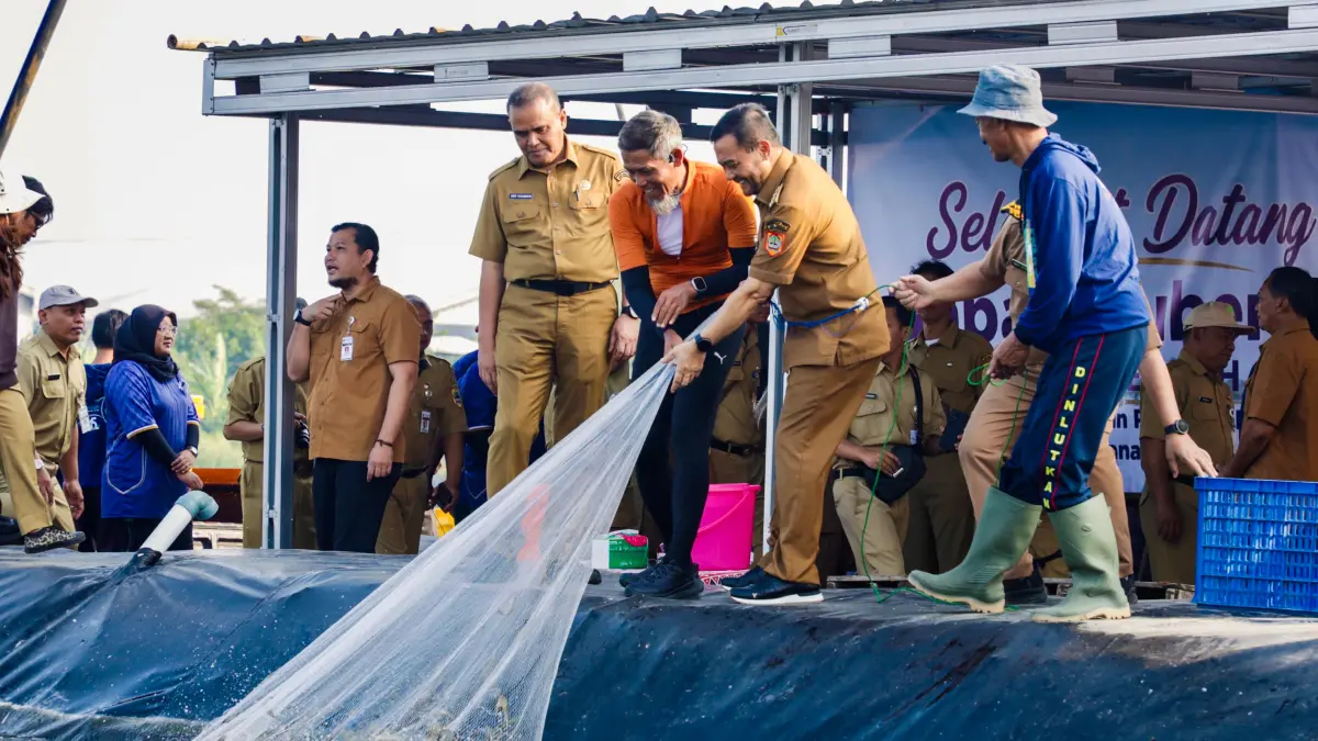 Gubernur Ahmad Luthfi saat menghadiri panen udang vaname di Loka Perbenihan dan Budidaya Ikan (PBI) Tugu, Kota Semarang, Senin (6/7/2026). (Istimewa)
